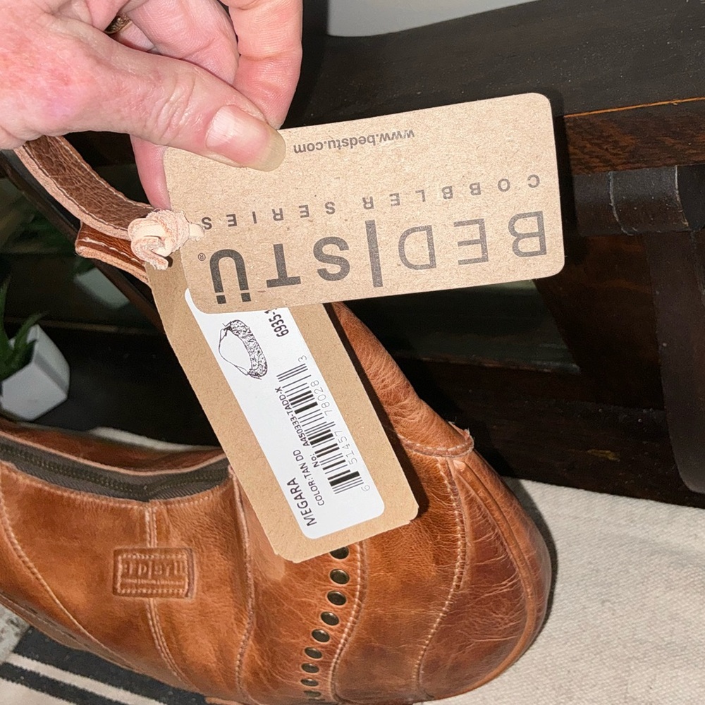 NWT Bed Stu Leather Studded Megara Shoulder Bag Hobo Tan DD MSRP $279 - Picture 3 of 12